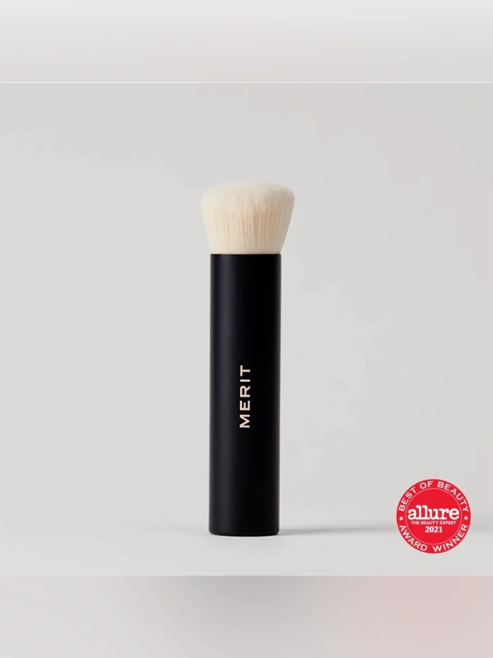 Merit Flawless Buffing Brush - Black Handle with Cream Bristles